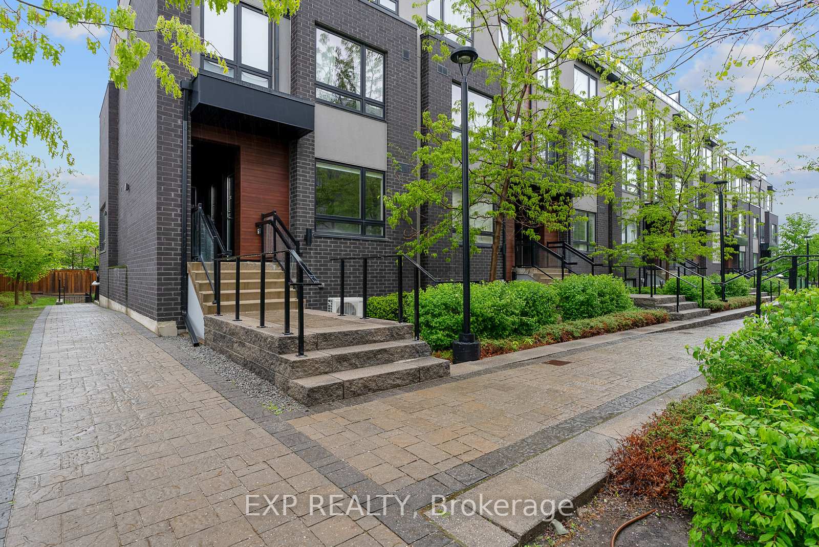 2 Bedrooms Condo at 1100 Briar Hill, Toronto For sale