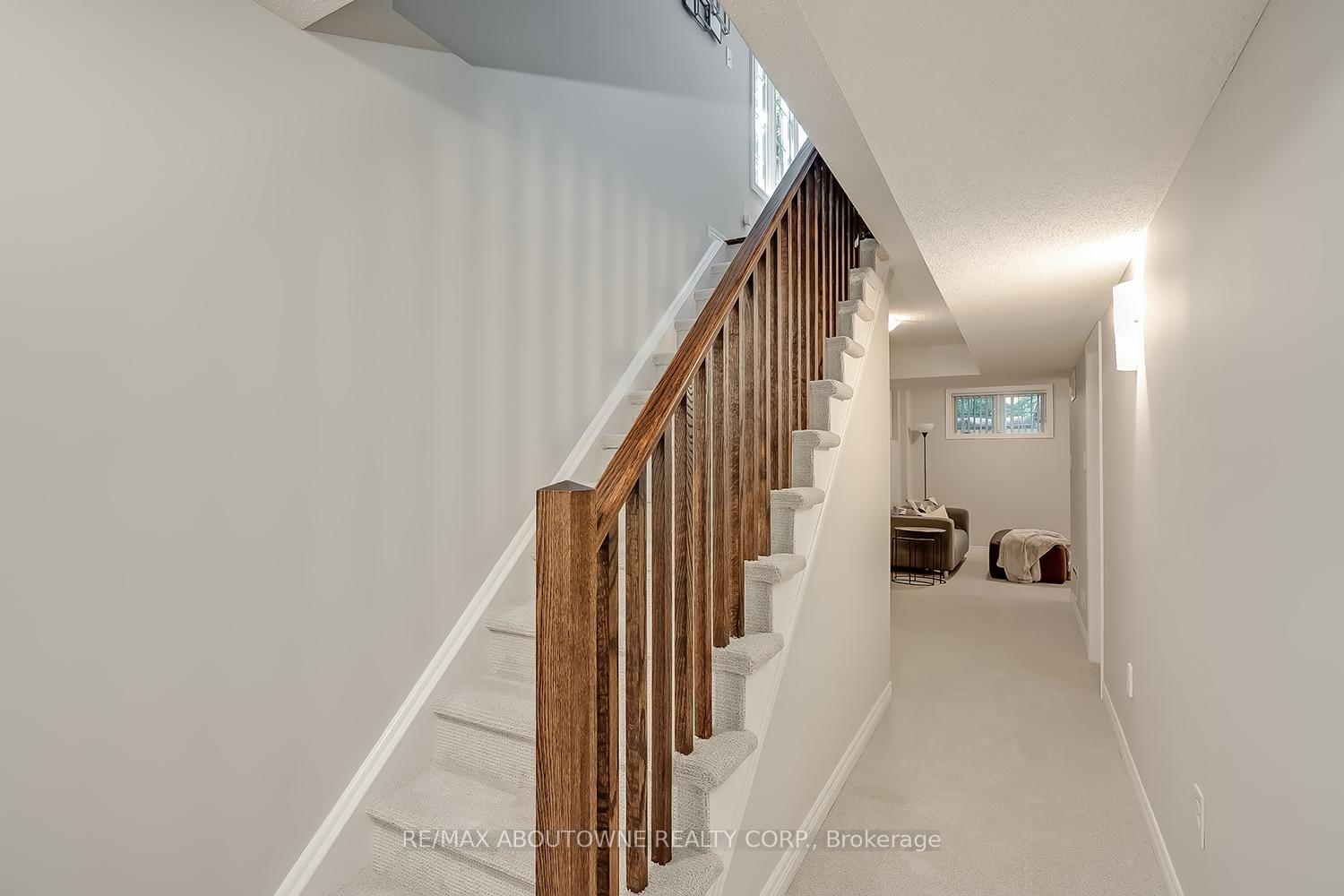 3 Bedrooms Condo at 233 Duskywing, Oakville For sale