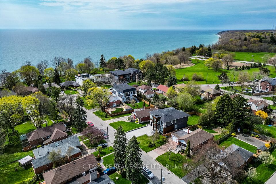 4 Birchlawn Avenue, Toronto, ON M1N 1H9
