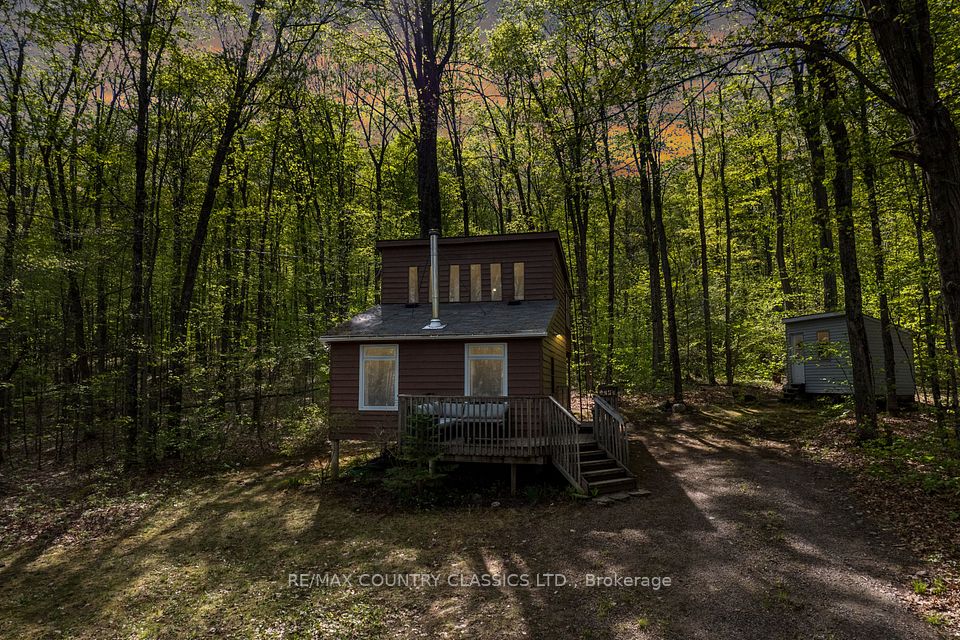 12 Albion Lake Court, Faraday, ON K0L 1C0
