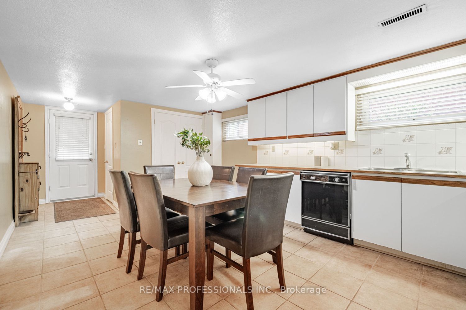85 Blossom Crescent