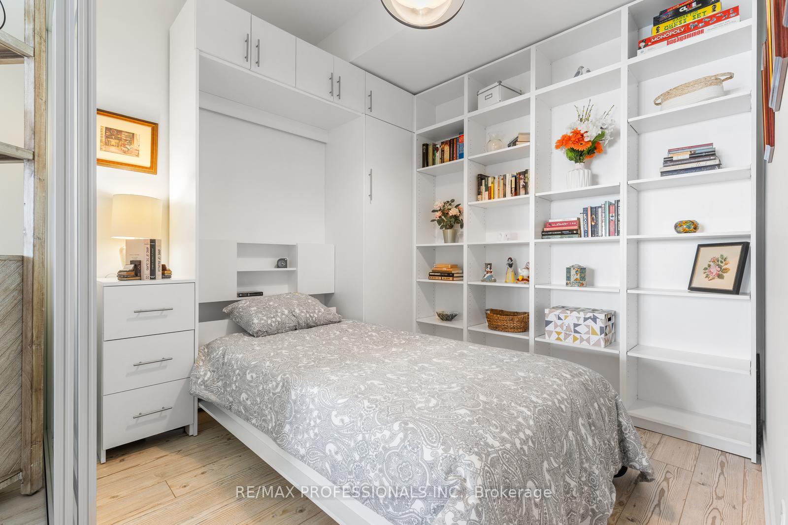 2 Bedrooms Condo at 38 Howard, Toronto For sale