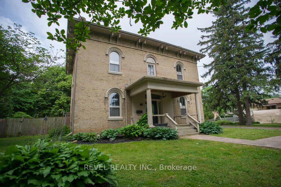 40 Oakhill Drive