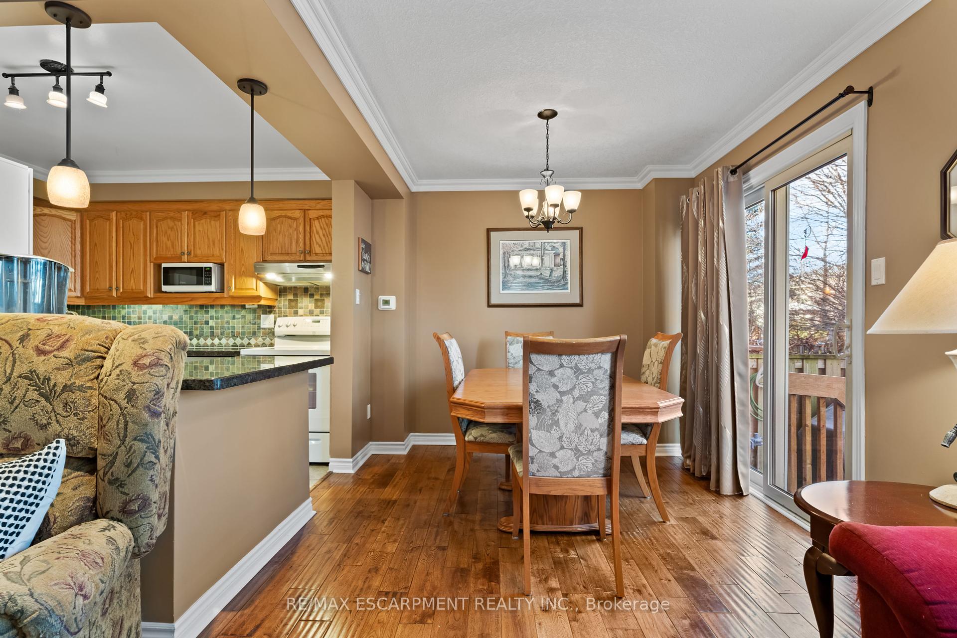 3 Bedrooms Condo at 79 Braeheid,  Hamilton For sale