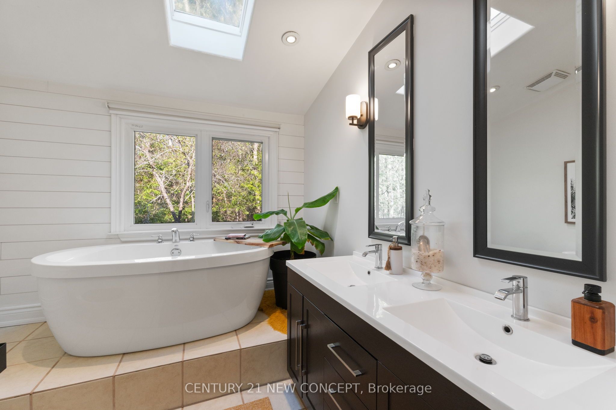 47 Sandra Drive S
