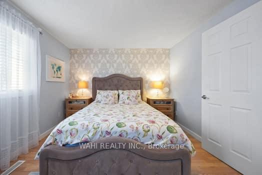 4 Bedrooms Condo at 3175 KIRWIN,  Mississauga For sale