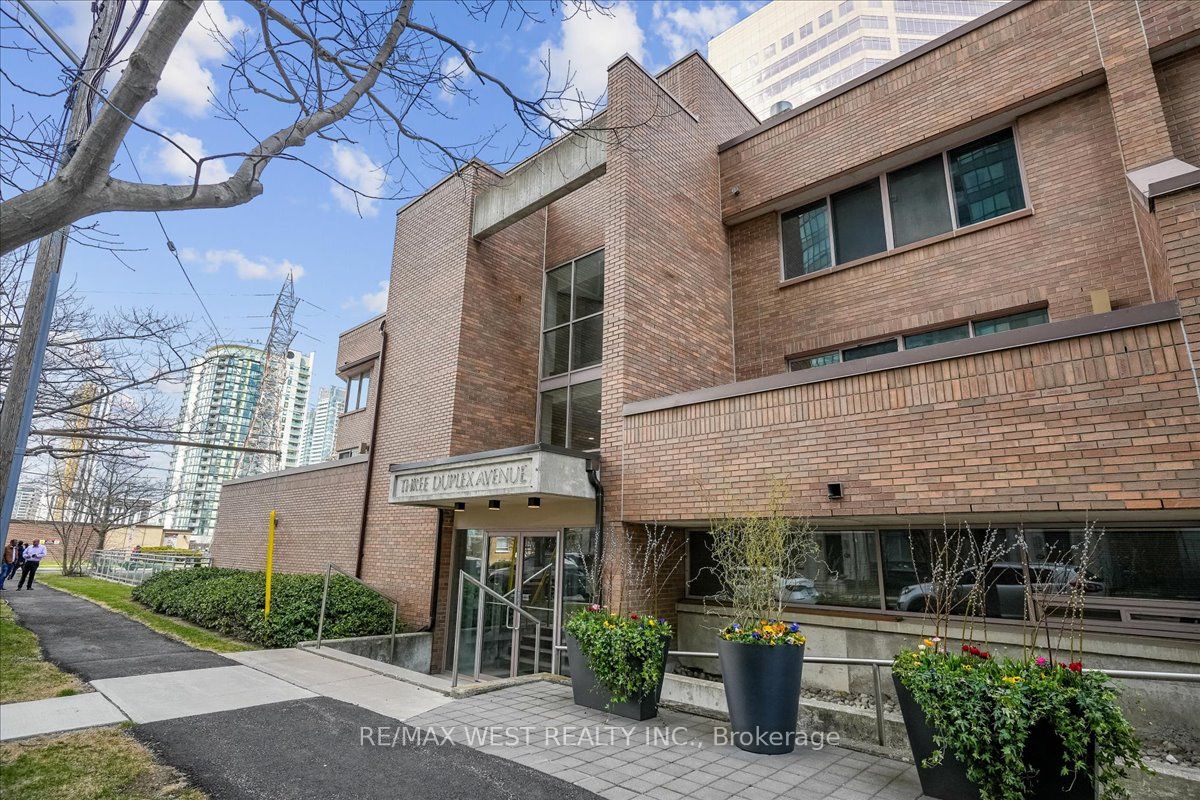 3 Duplex Avenue, #108