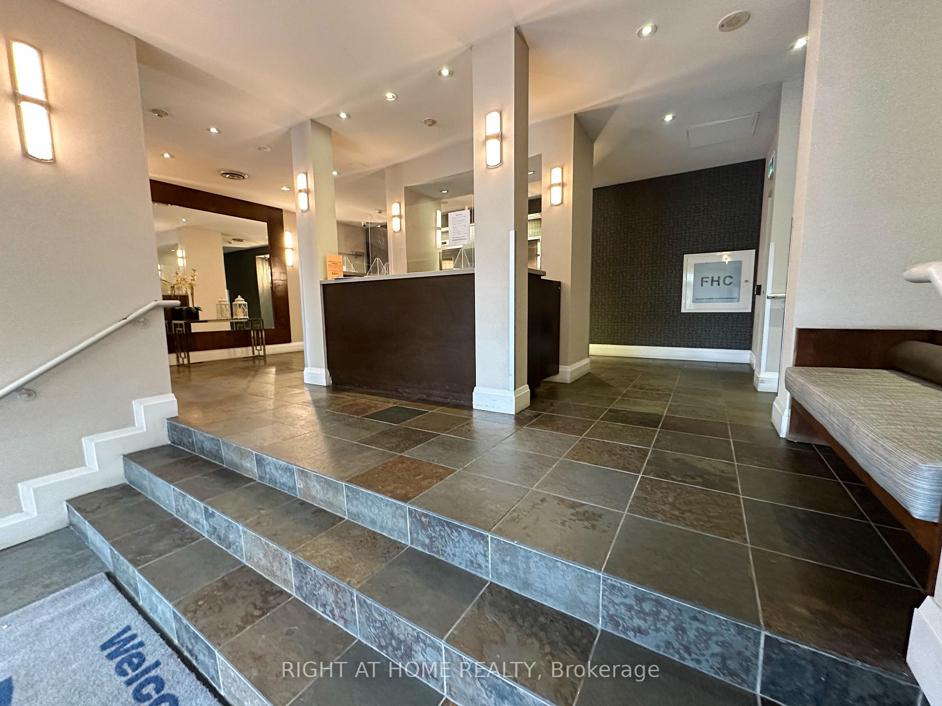 3 Bedrooms Condo at 2088 Lawrence, Toronto For sale