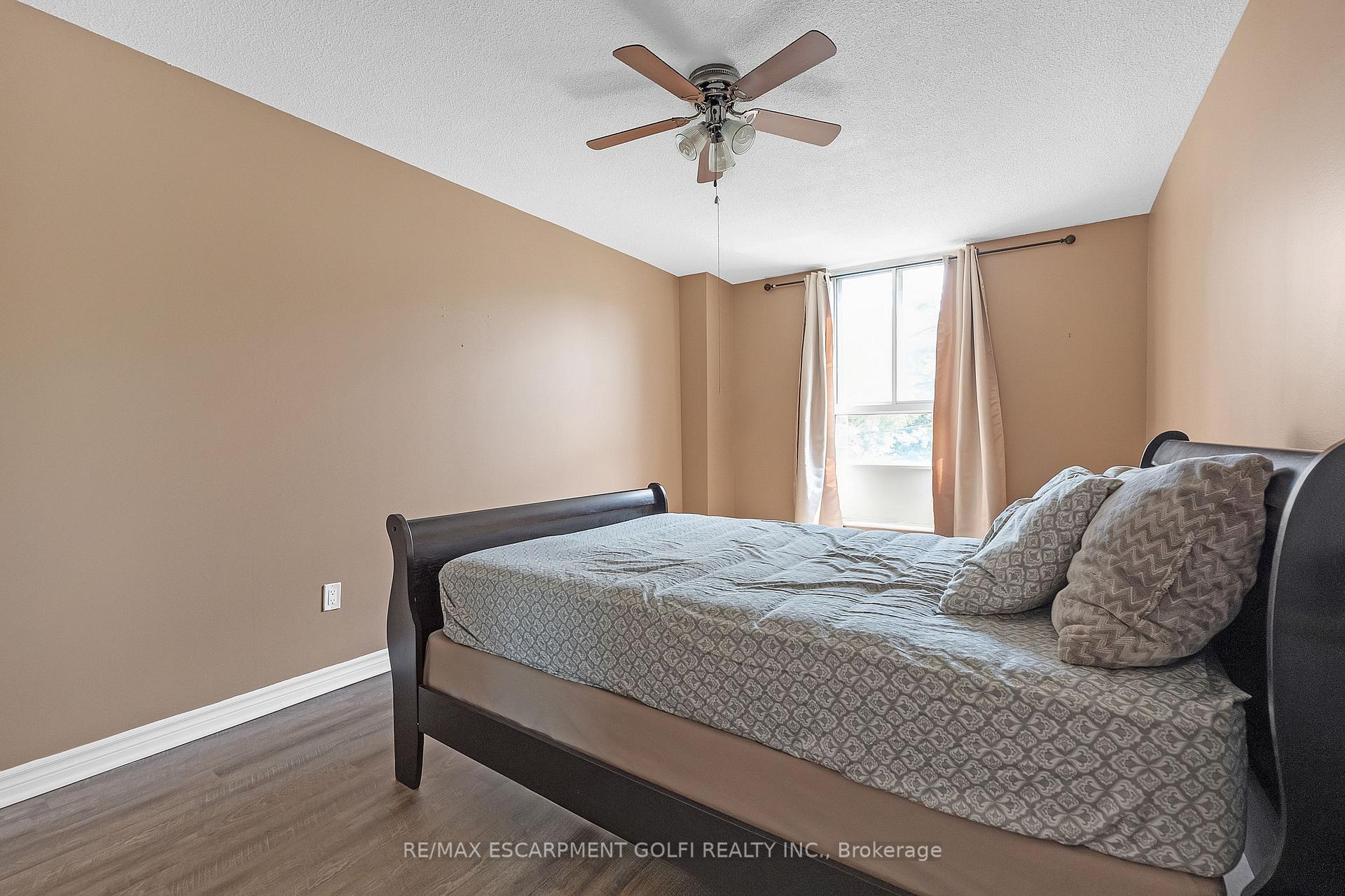 3 Bedrooms Condo at 1966 Main, Hamilton For sale