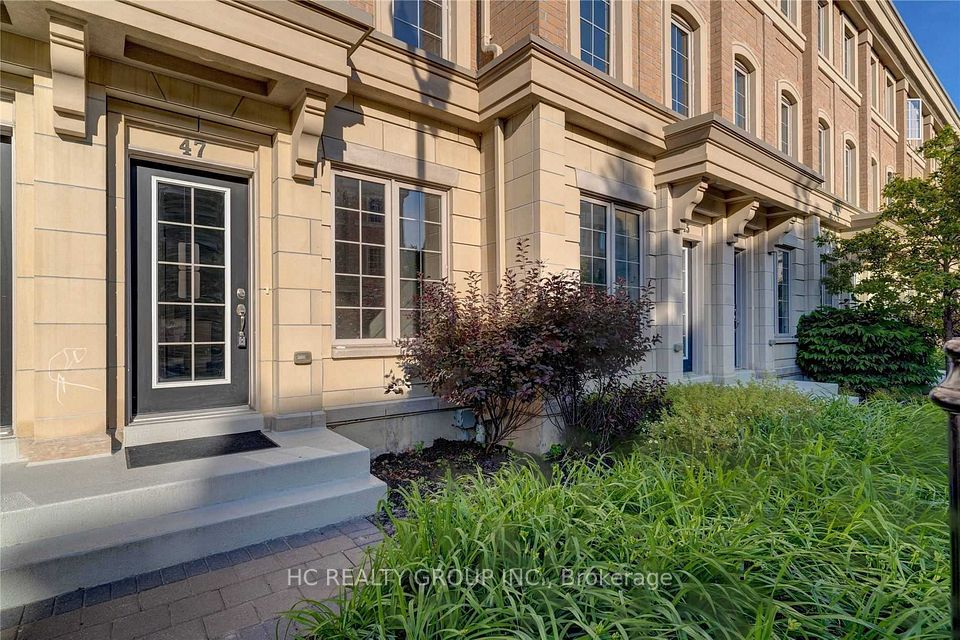 47 Hargrave Lane, Toronto, ON M4N 0A4