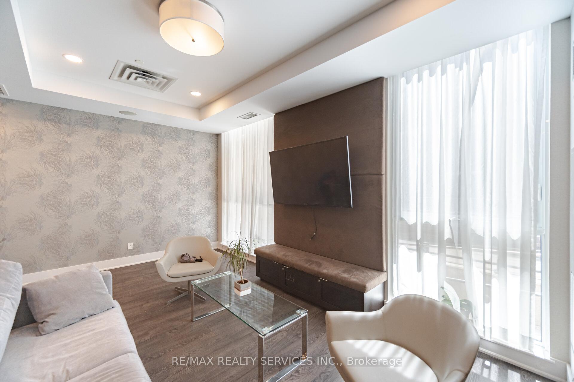 1 Bedroom Condo at 50 Bruyeres, Toronto For sale