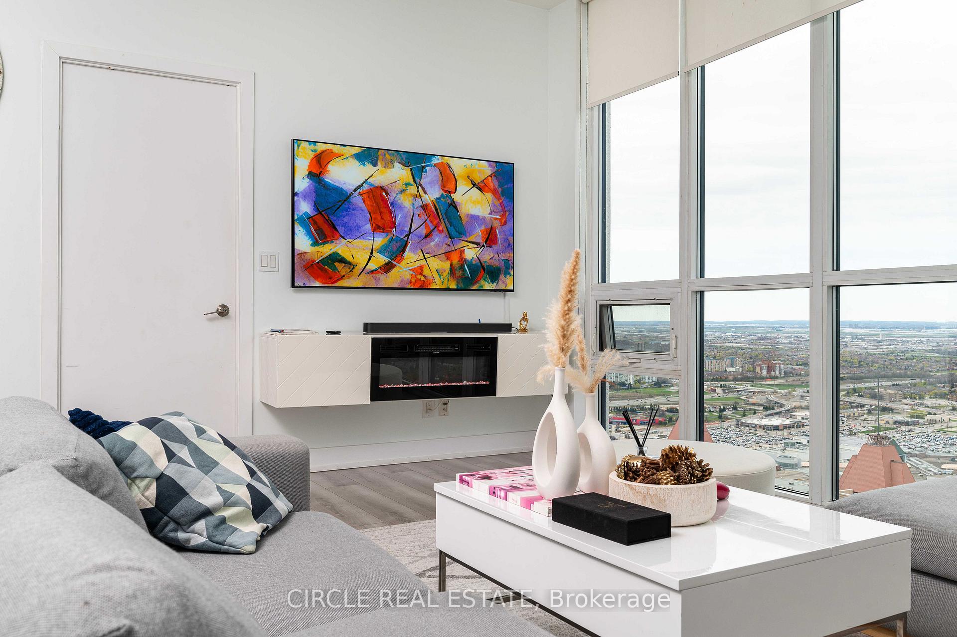 4 Bedrooms Condo at 4011 Brickstone Mews, Mississauga For sale
