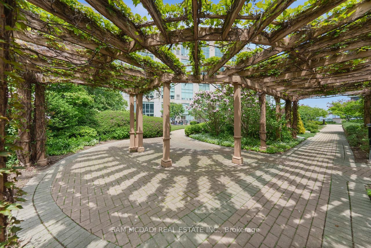 2 Bedrooms Condo at 250 Manitoba, Toronto For sale