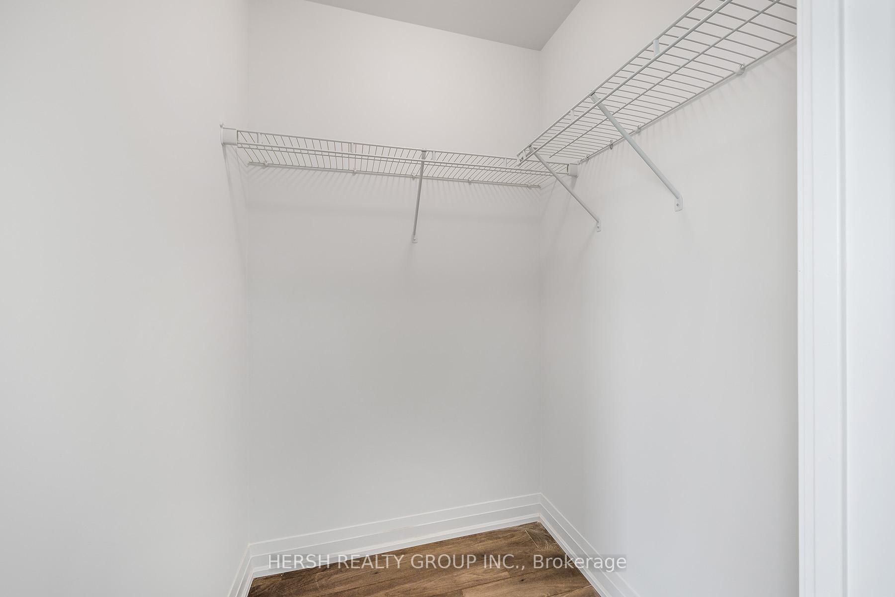 3 Bedrooms Condo at 10 Meadowglen,  Toronto For sale