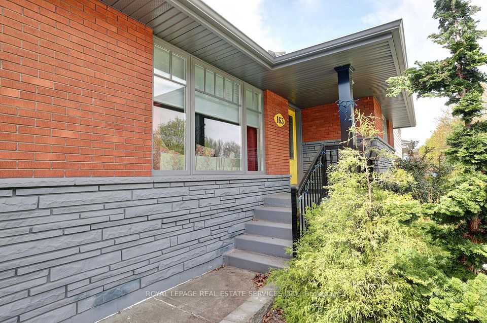 163 Bendamere Avenue, Hamilton, ON L9C 1N6