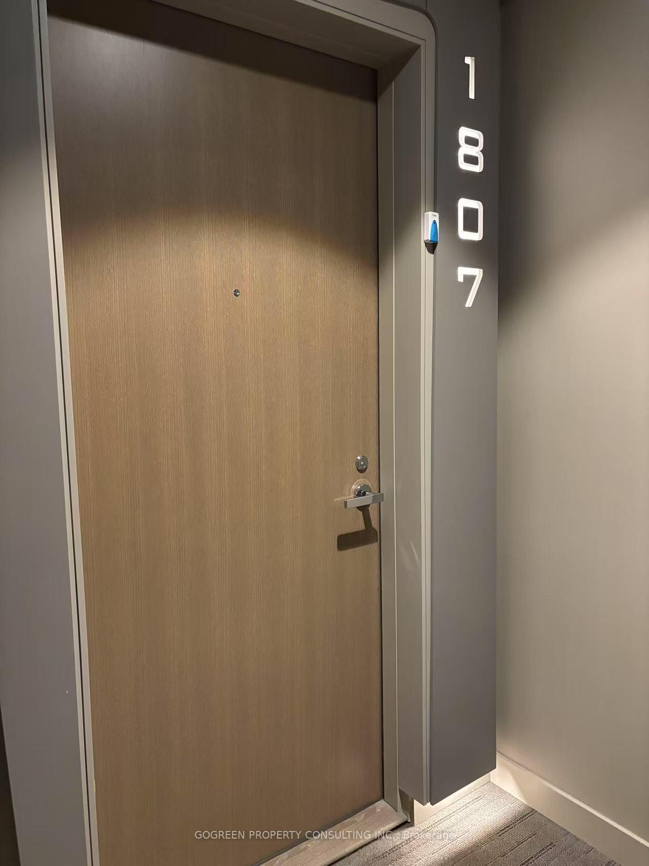 2 Bedrooms Condo at 1 Bloor,  Toronto For sale