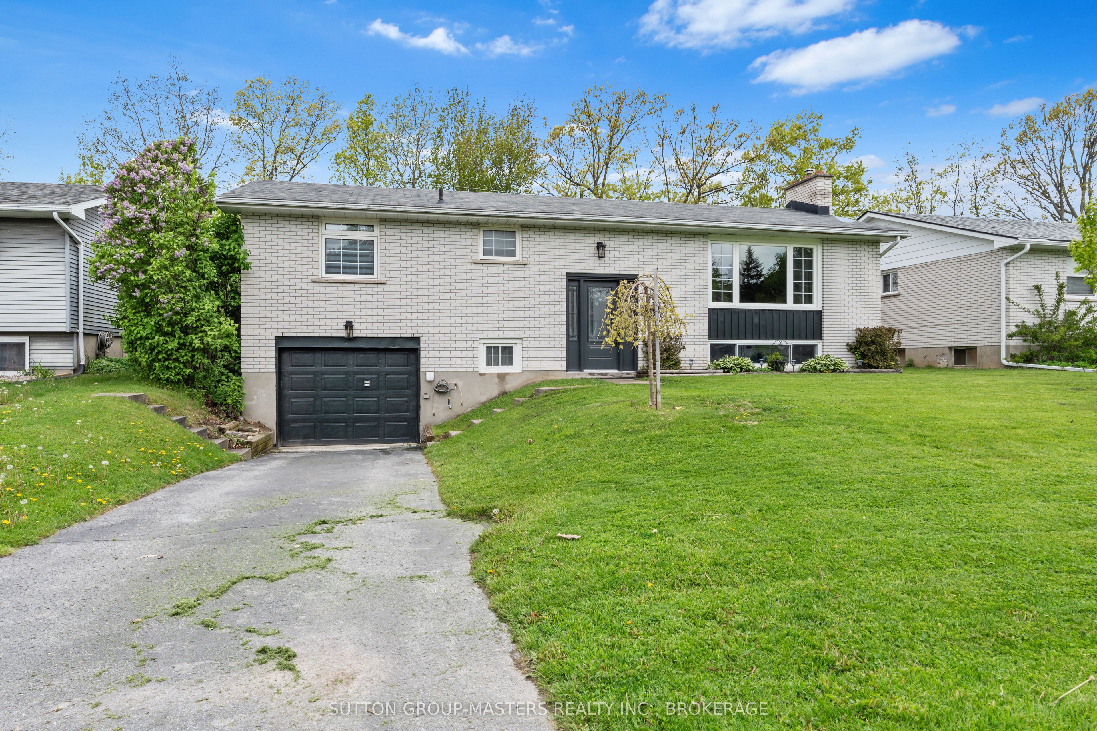 905 Auden Park Drive, Kingston, ON K7M 4T8