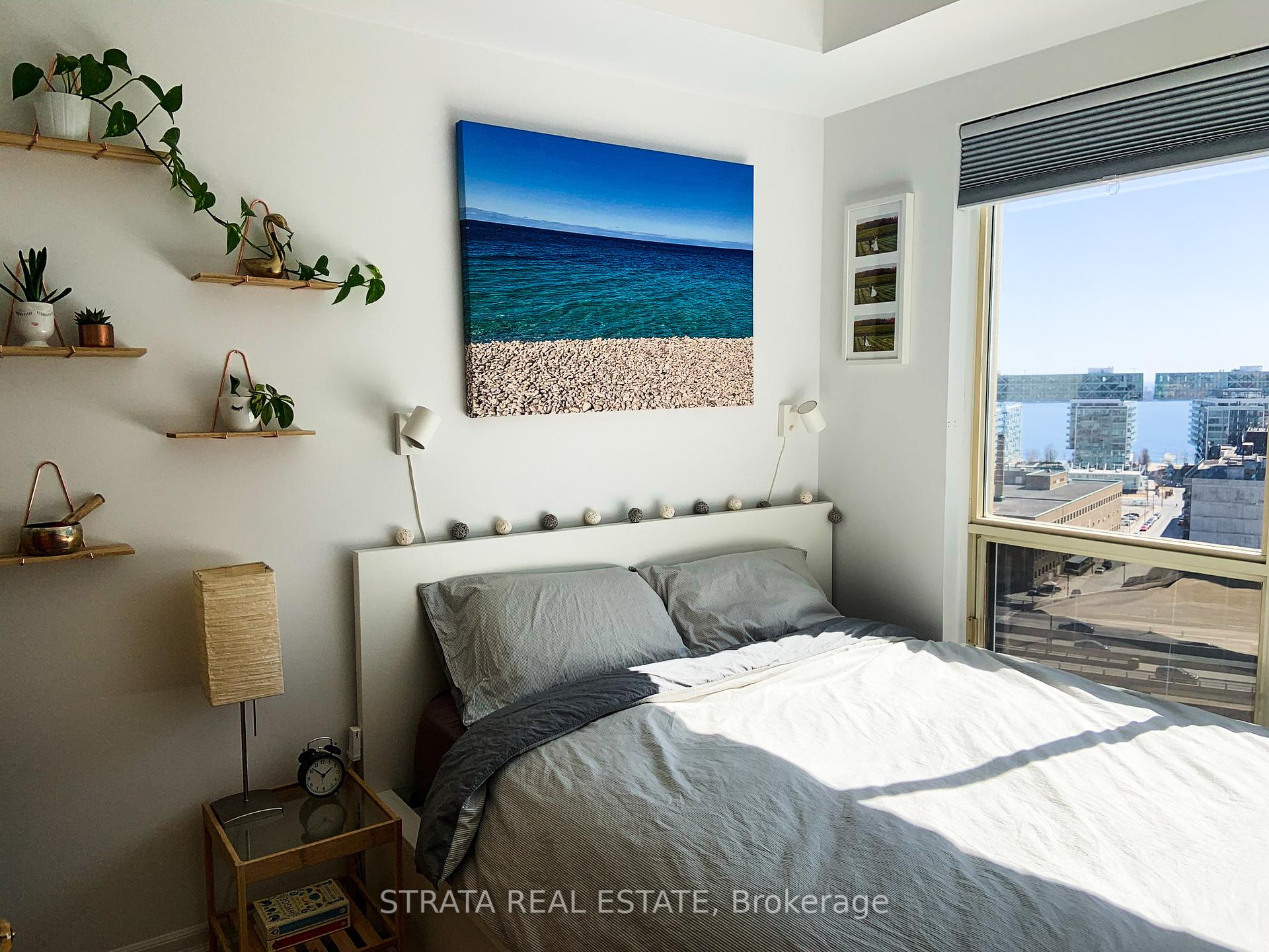 2 Bedrooms Condo at 25 The Esplanade, Toronto For sale