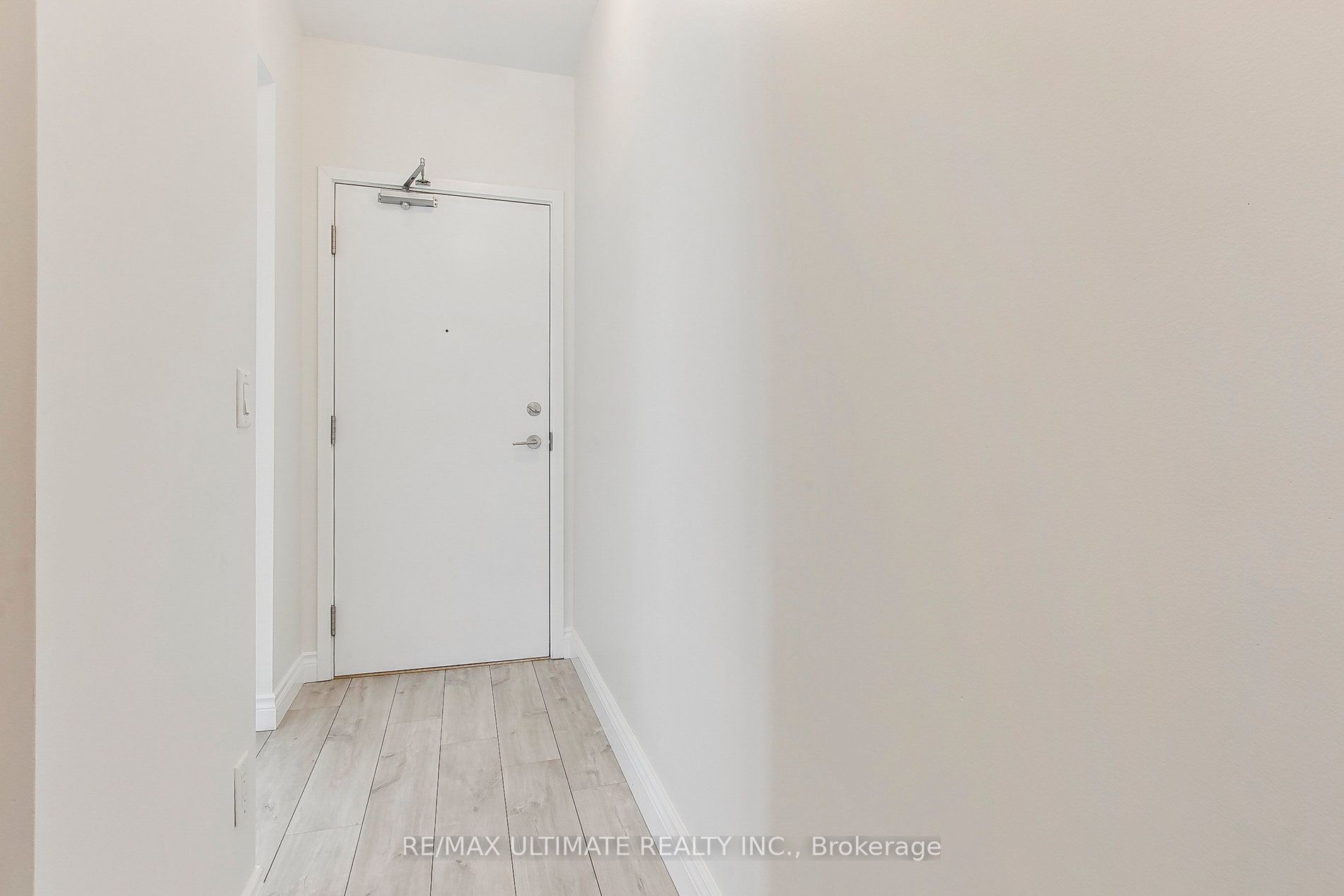 210 Simcoe Street, #611