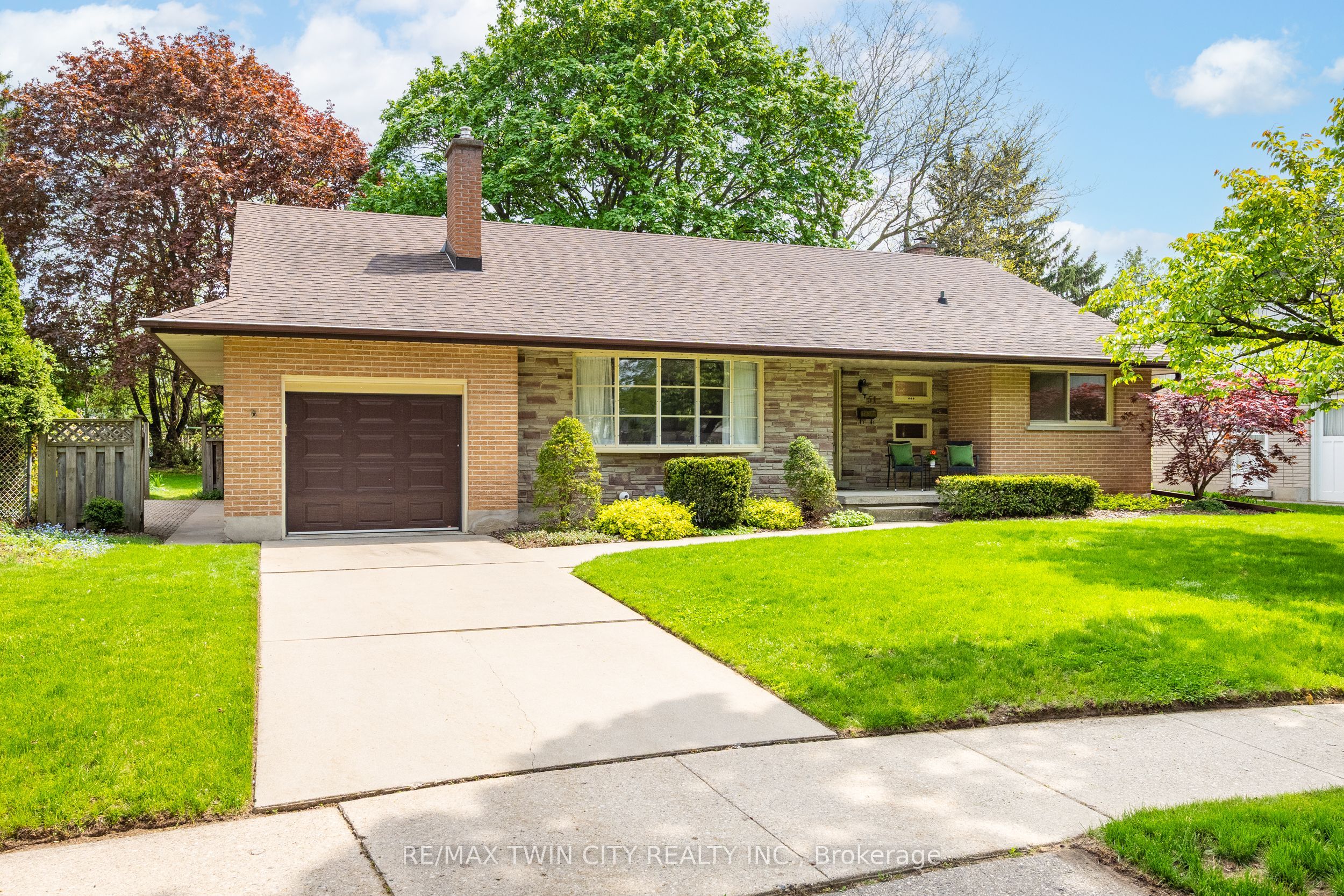 51 Askin Place, Kitchener, ON N2A 1K9