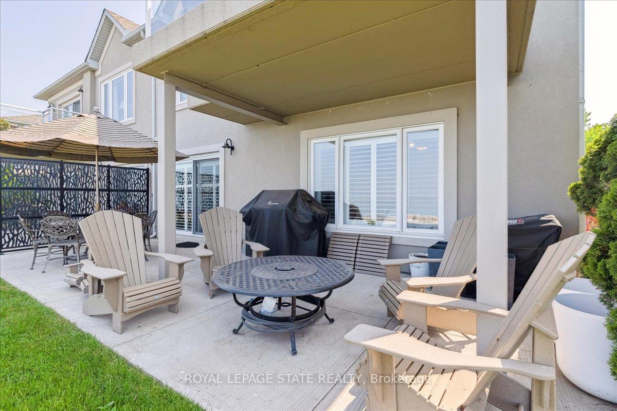 2 Bedrooms Condo at 484 Millen,  Hamilton For sale