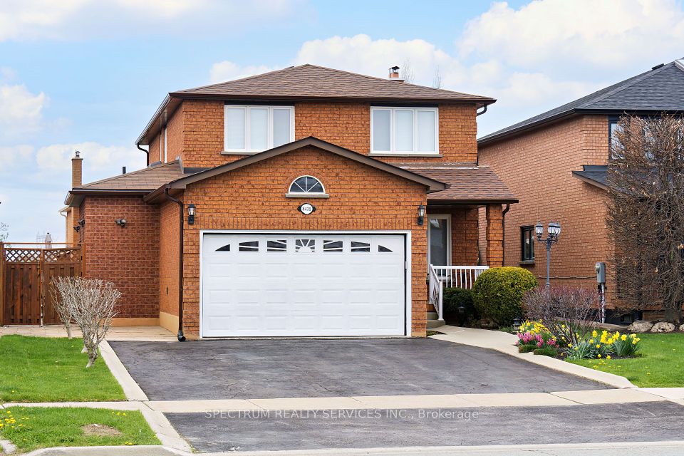 8432 Martin Grove