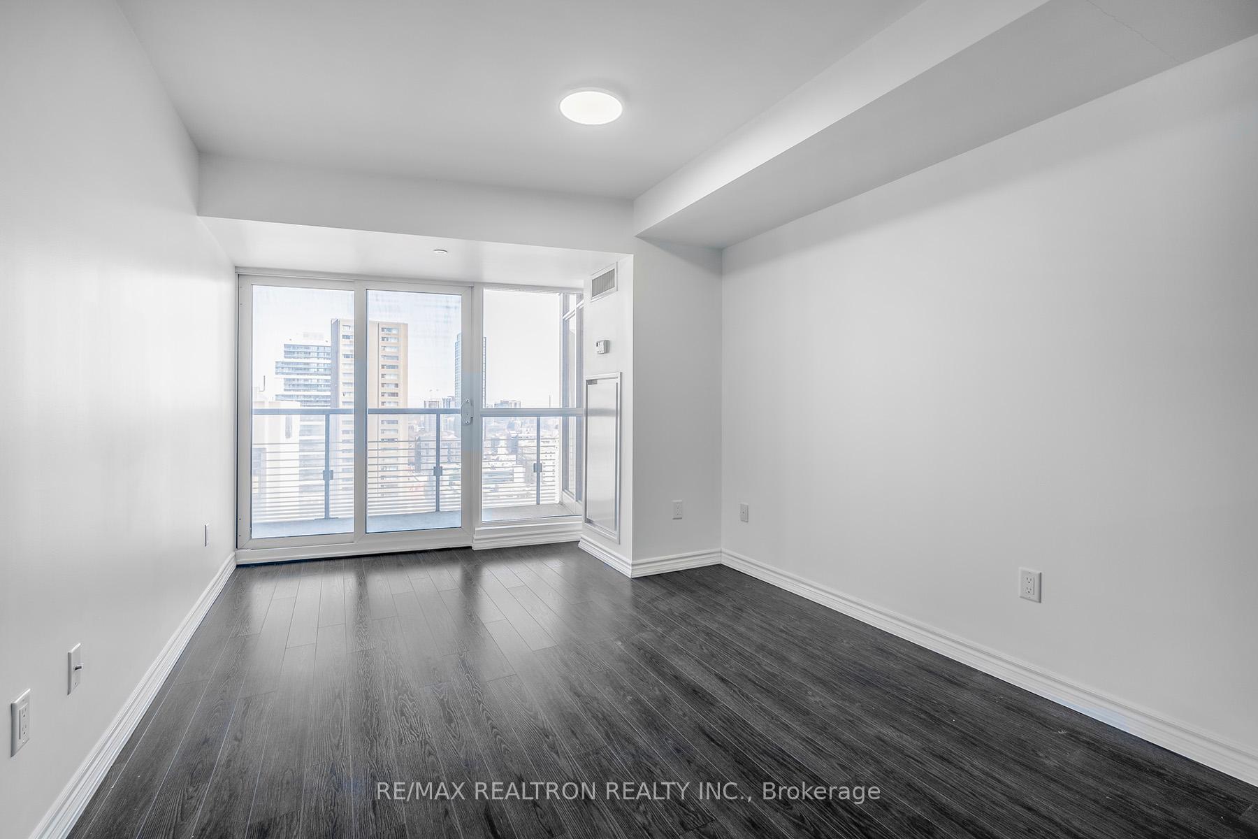 2 Bedrooms Condo at 386 Yonge,  Toronto For sale