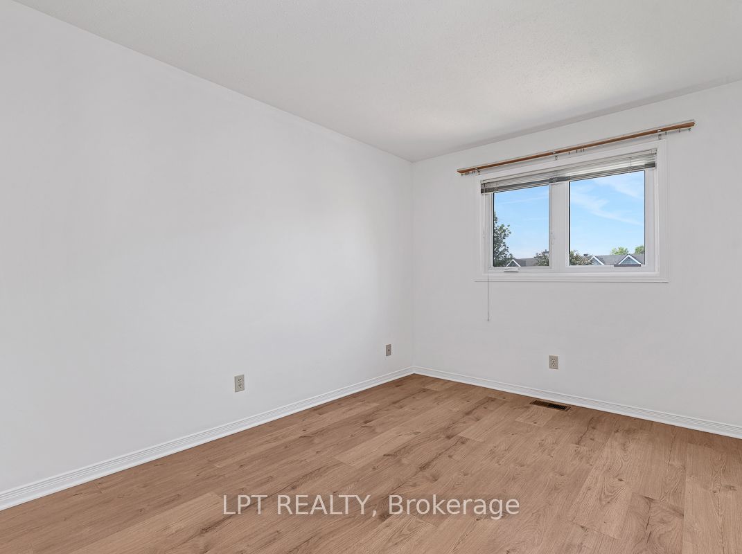 83 Langstrom Crescent