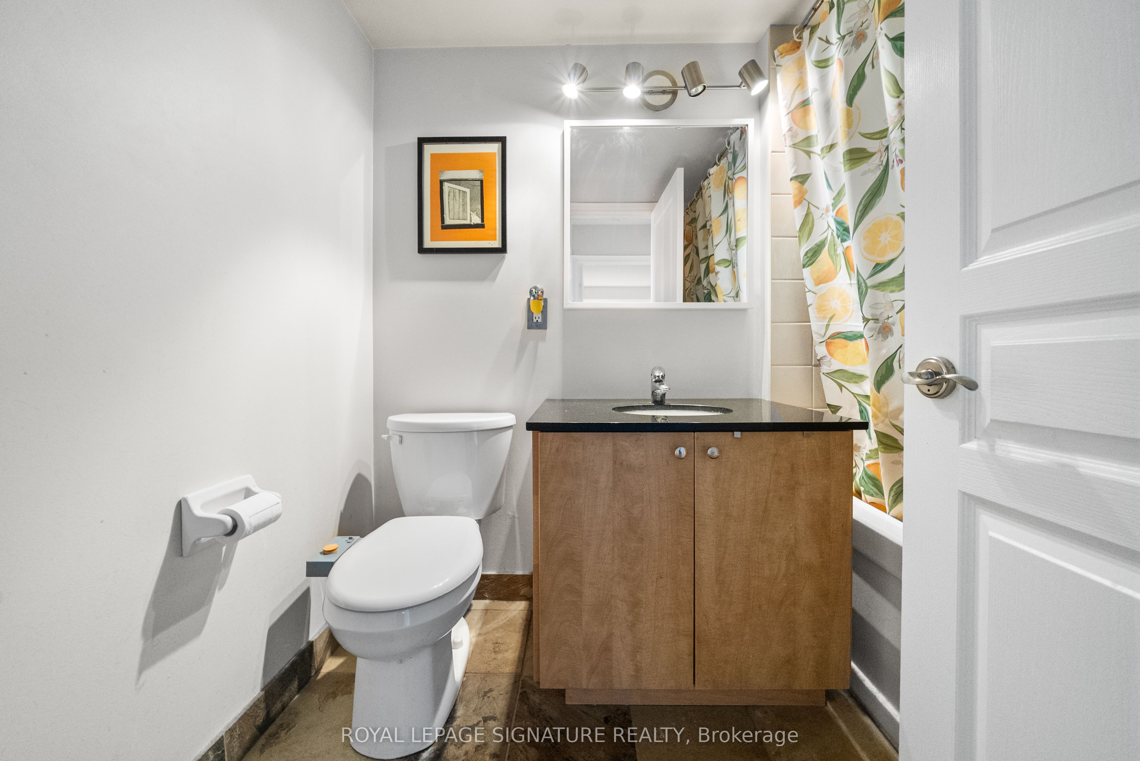 437 Roncesvalles Avenue, #423