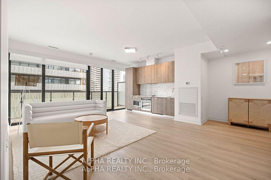 3 Bedrooms Condo at 50 Charles St E, Toronto For sale