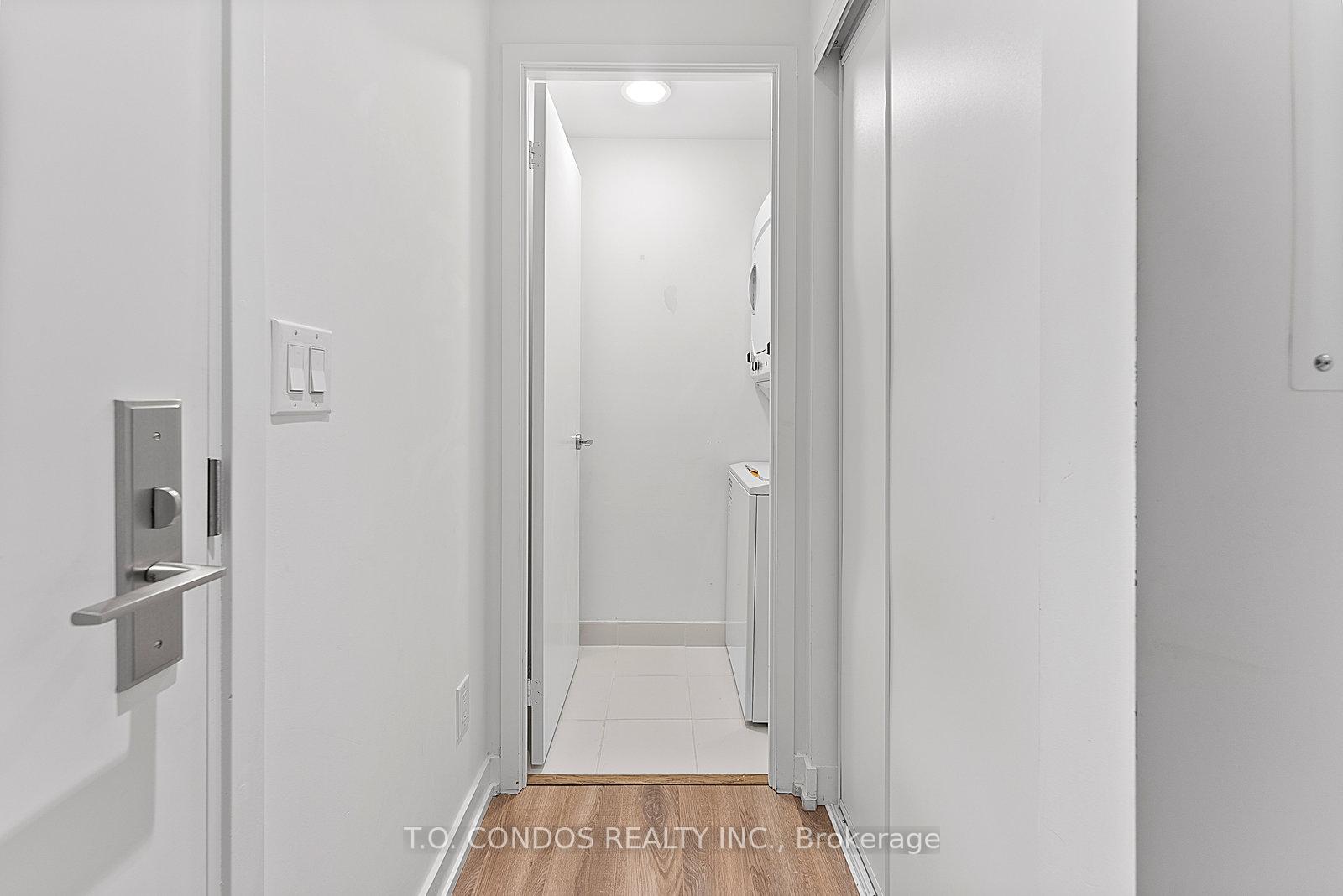 1 Bedroom Condo at 20 Edward,  Toronto For sale