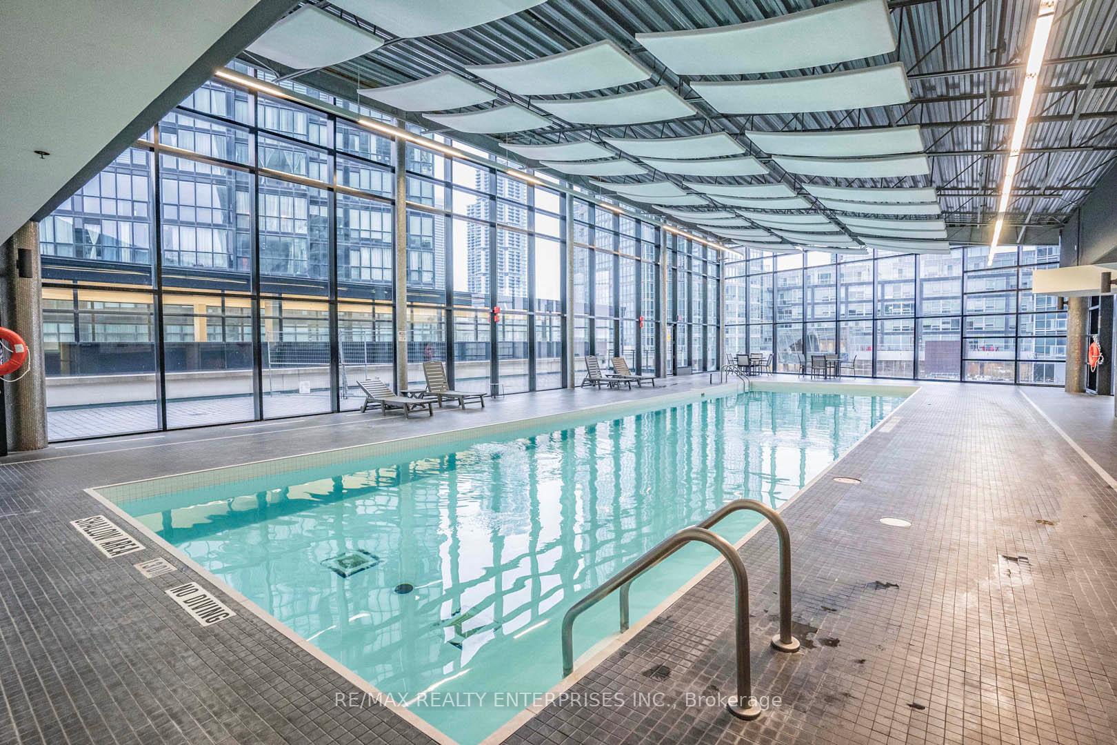 2 Bedrooms Condo at 2900 Highway 7, Vaughan For sale