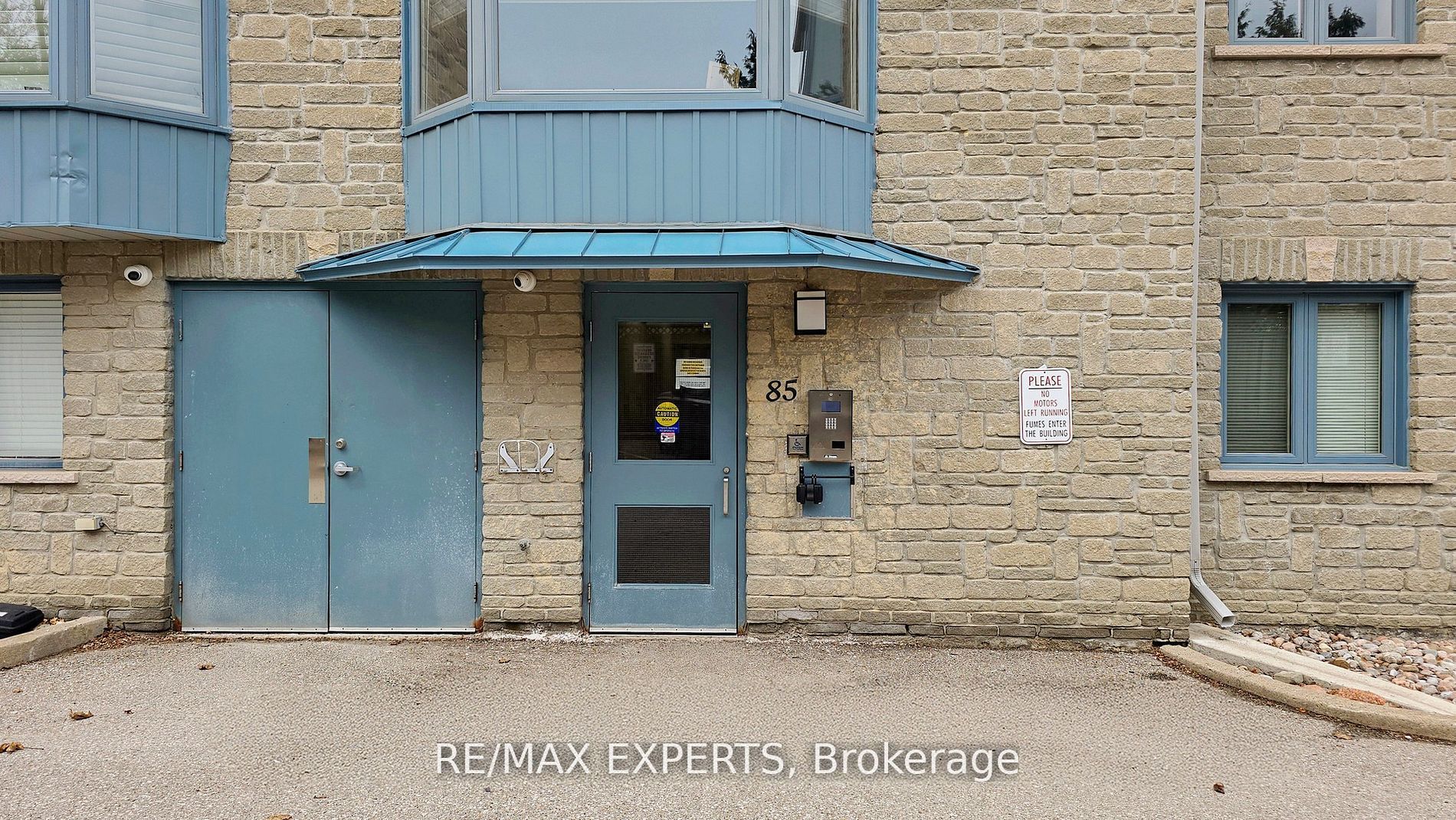 85 Wellington Street W 211
