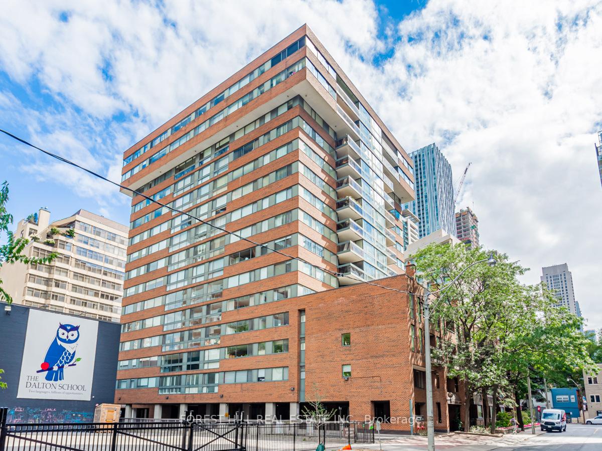 2 Bedrooms Condo at 15 Mcmurrich, Toronto For sale