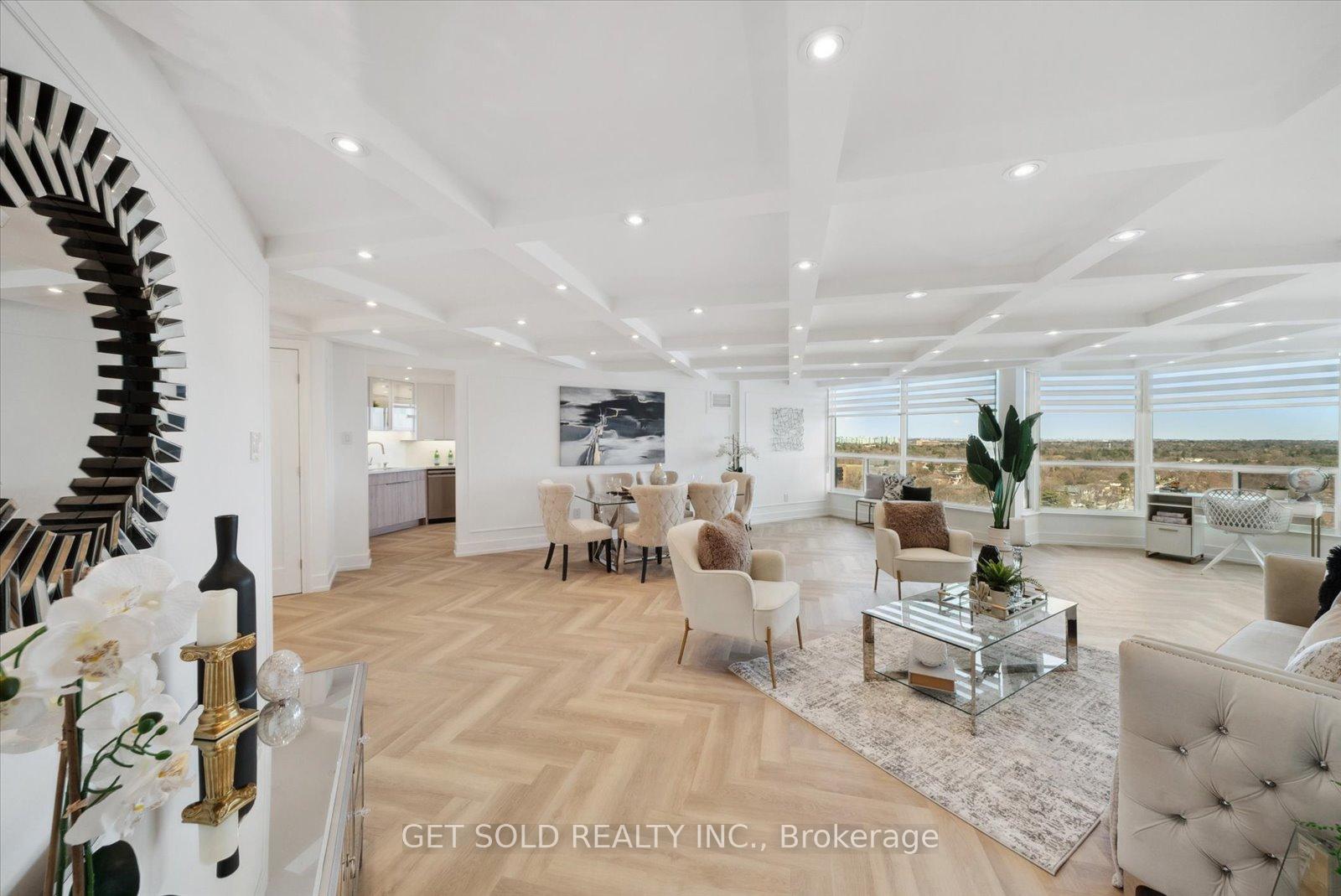 2 Bedrooms Condo at 7300 Yonge, Vaughan For sale