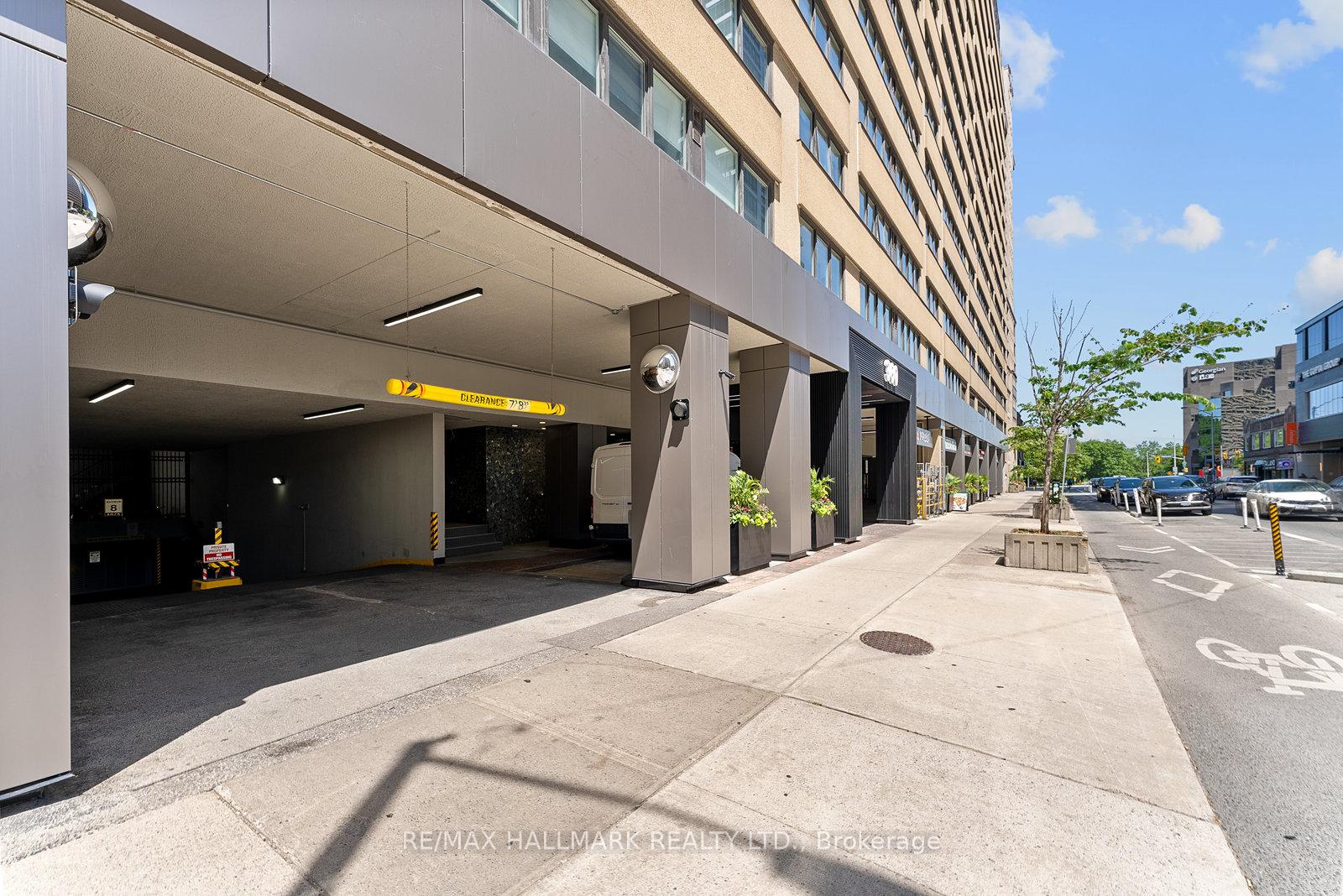3 Bedrooms Condo at 360 Bloor, Toronto For sale