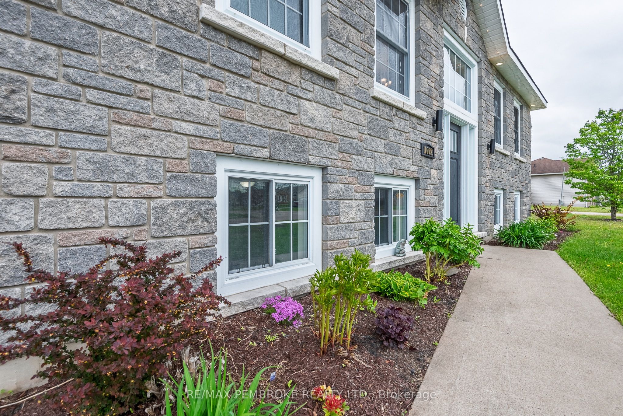 1002 Riverstone Trail
