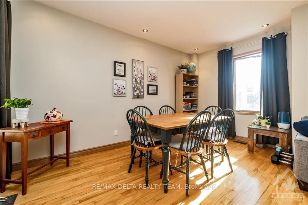 90 SPRUCE Street, WestCentreTown, ON K1R 6N9