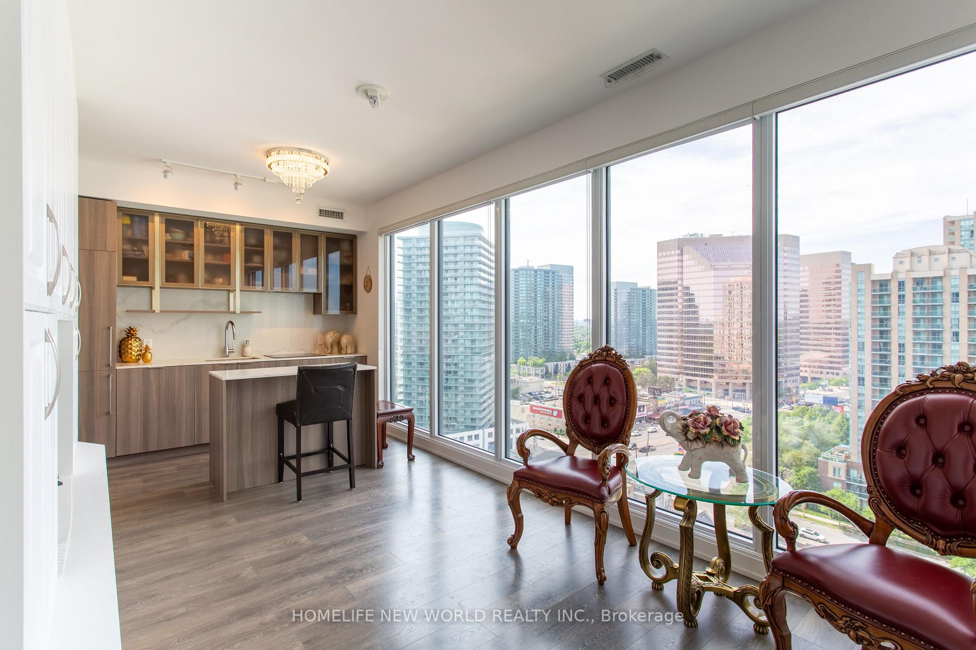 2 Bedrooms Condo at 15 Holmes, Toronto For sale