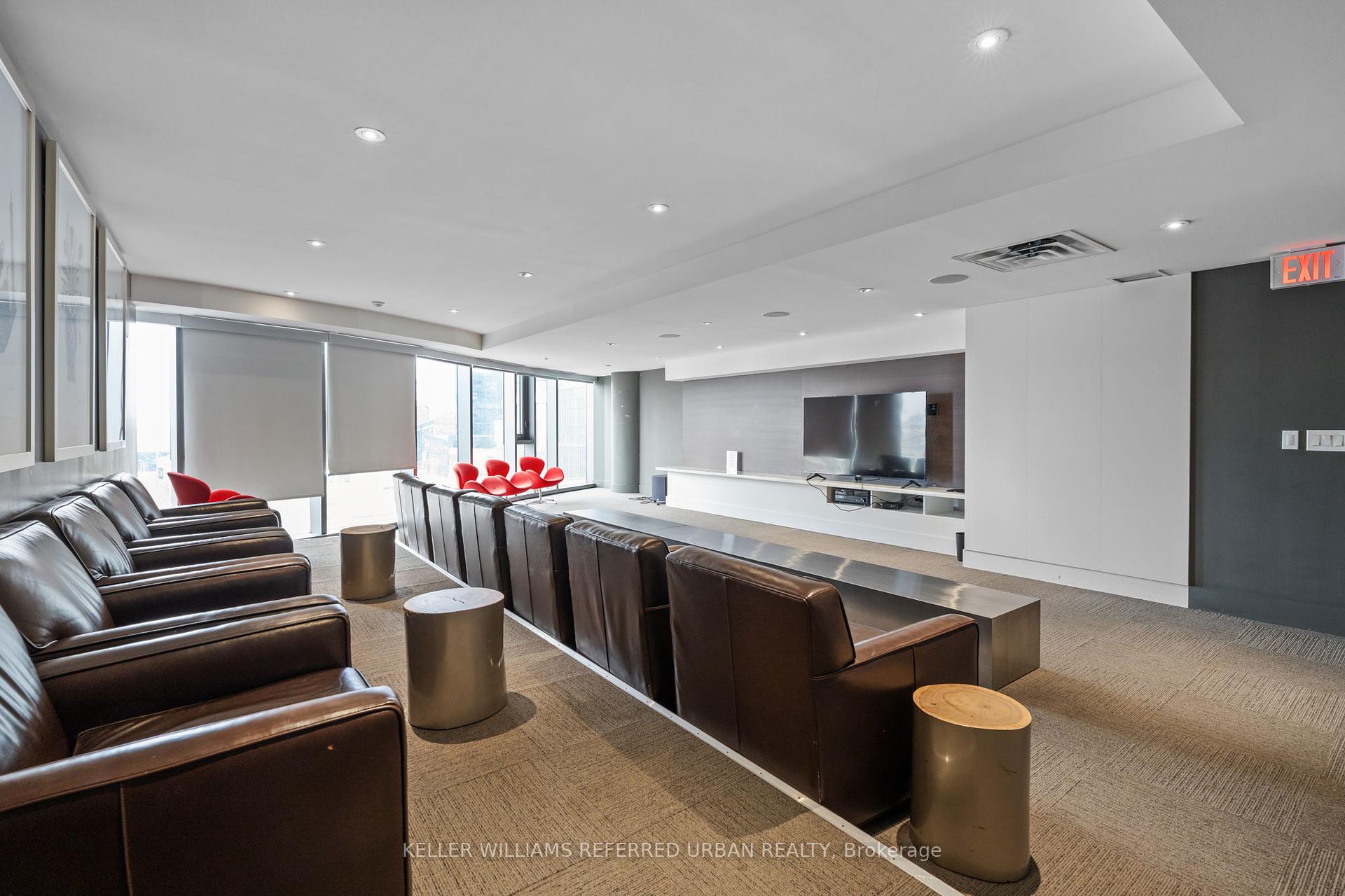 2 Bedrooms Condo at 1 Market, Toronto For sale