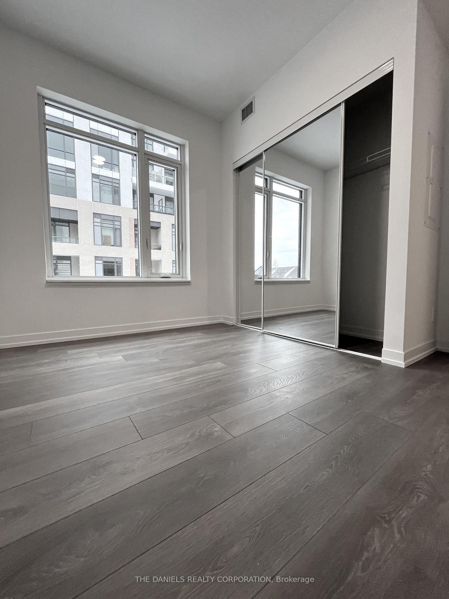 2 Bedrooms Condo at 8 Beverley Glen,  Vaughan For sale