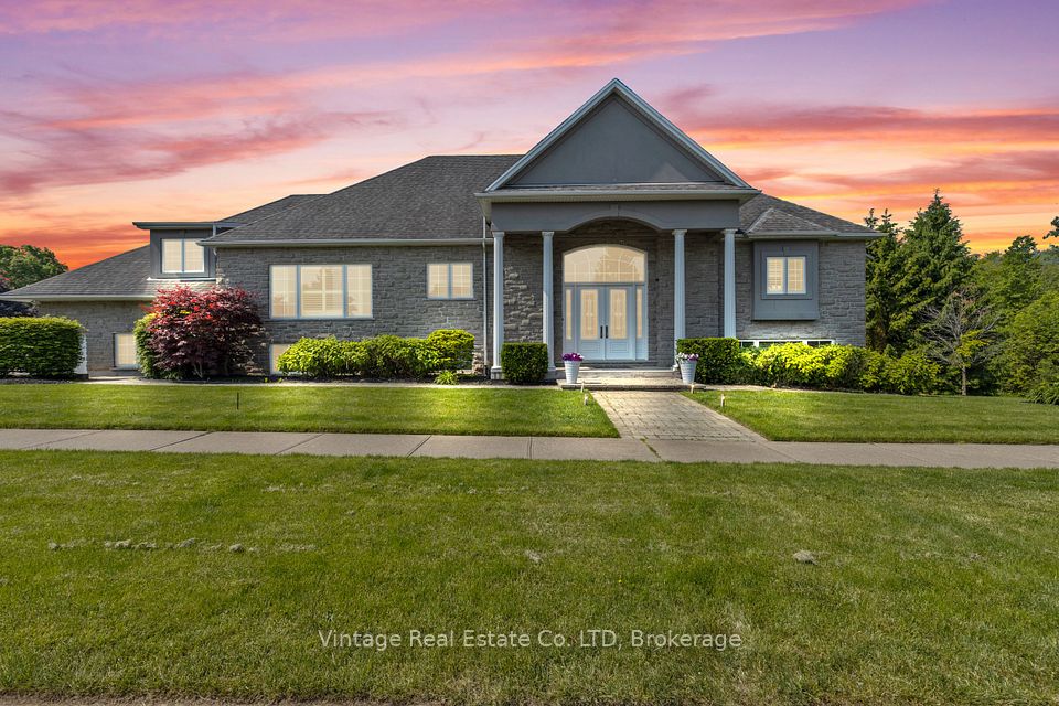 3689 Cardinal Drive, Niagara Falls, ON L2H 2Y1
