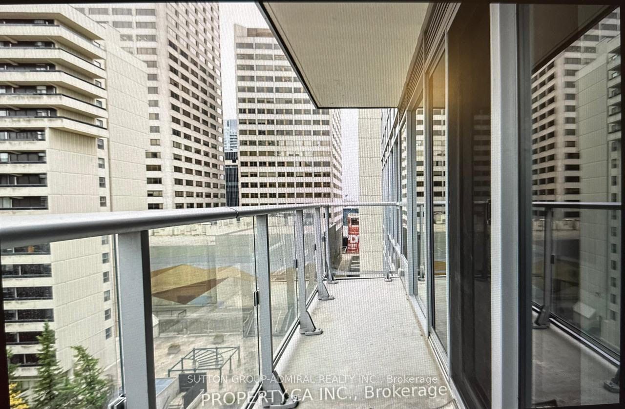 58 Orchard View Boulevard, #907