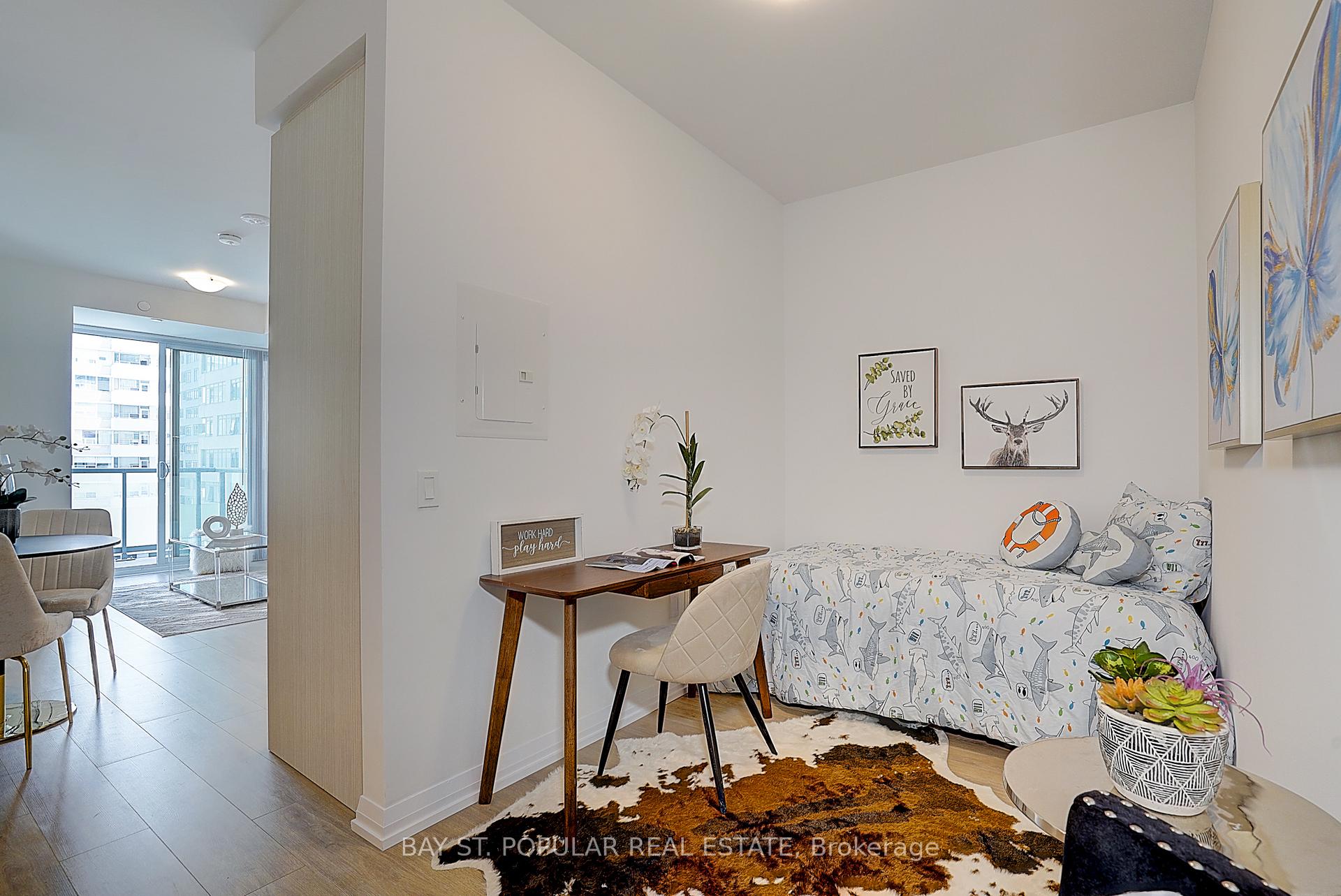 2 Bedrooms Condo at 50 Dunfield, Toronto For sale