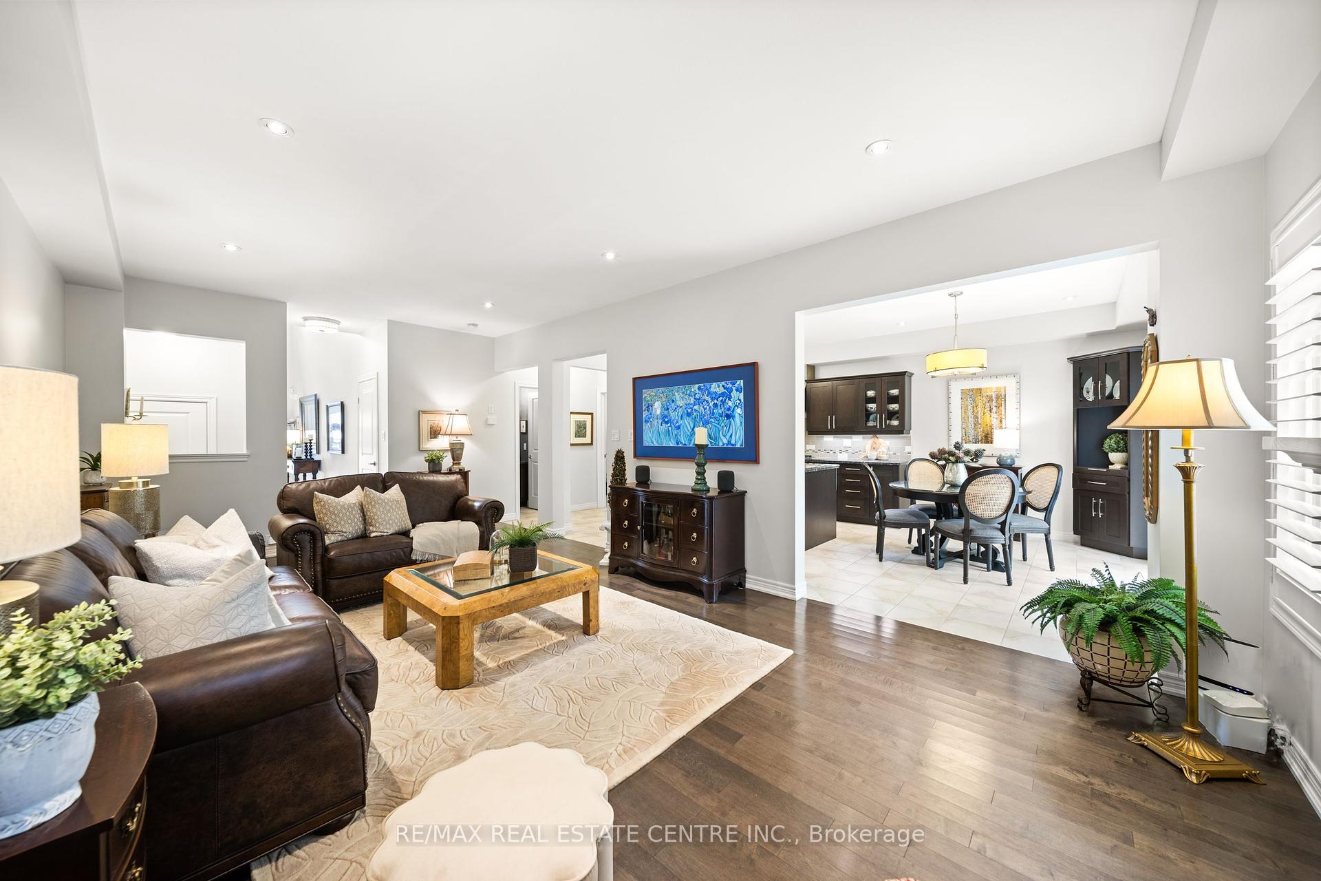 3 Bedrooms Condo at 441 Stonehenge, Hamilton For sale