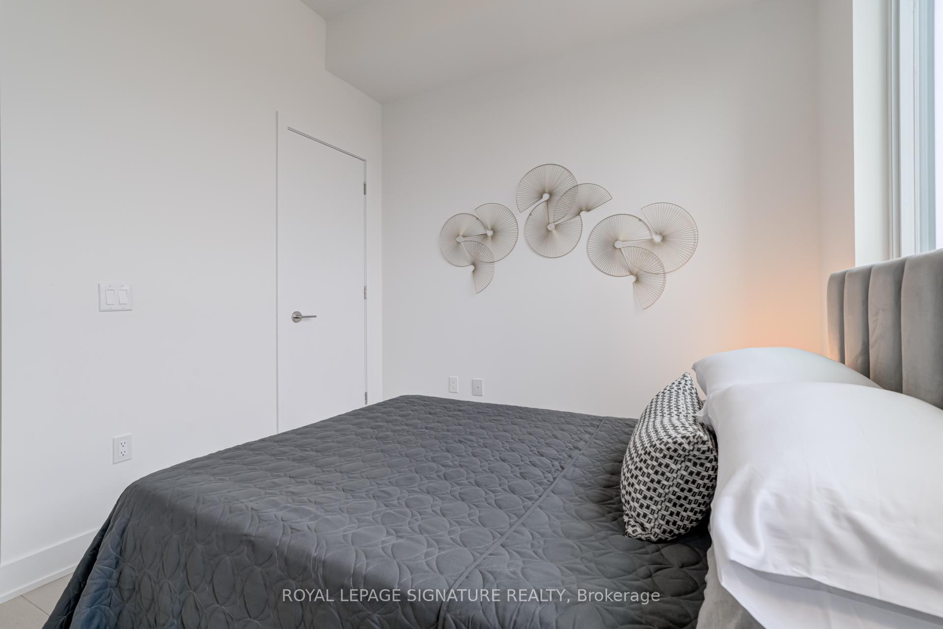 2 Bedrooms Condo at 2 Teagarden, Toronto For sale
