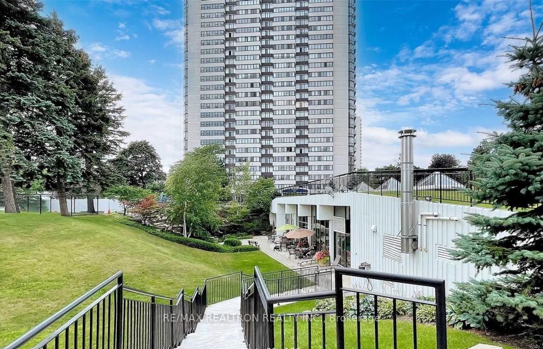 2 Bedrooms Condo at 1555 Finch,  Toronto For sale