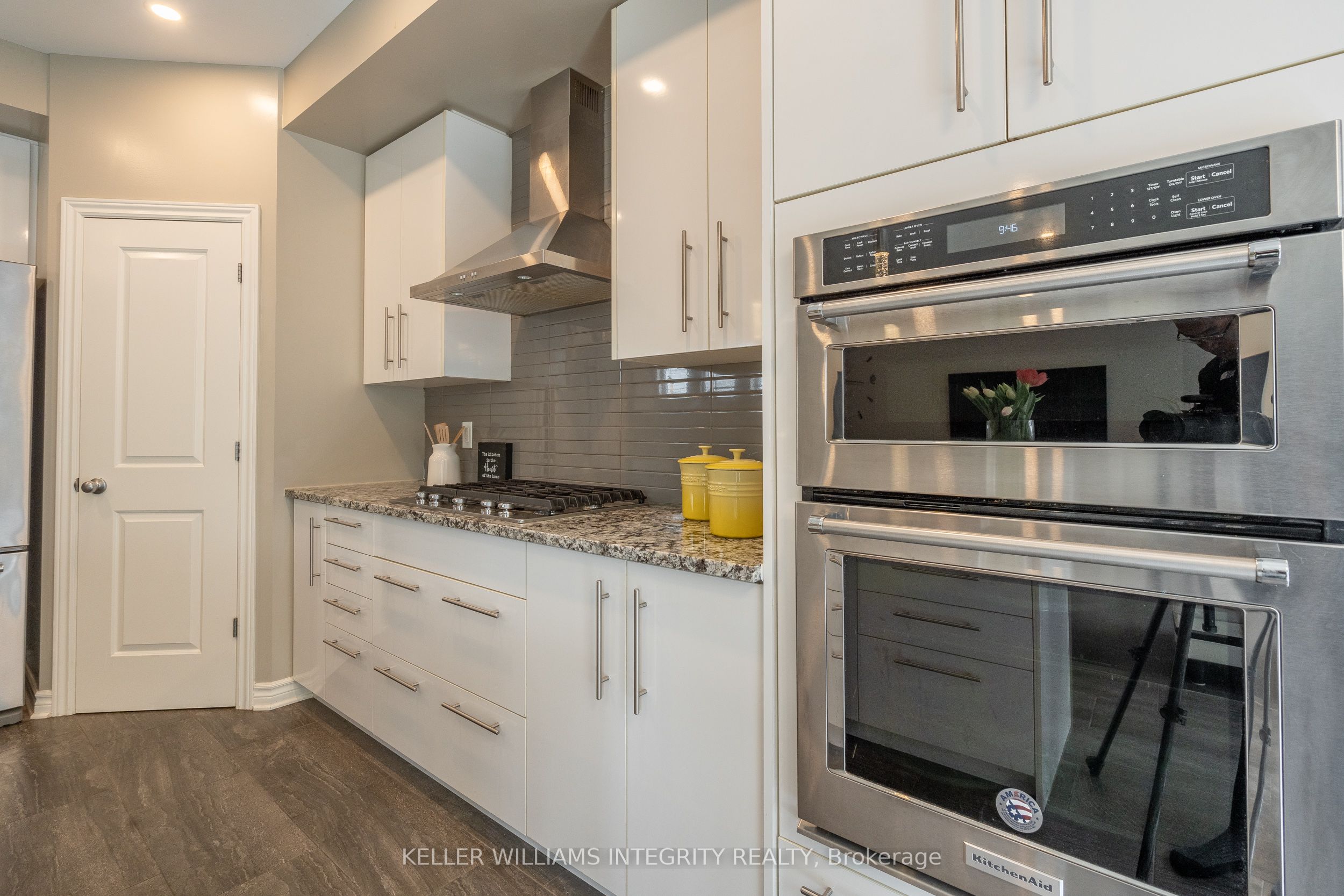 1126 Beckett Crescent