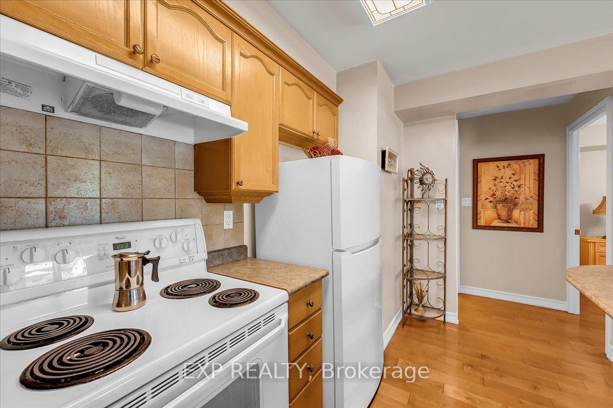 1 Bedroom Condo at 141 Woodbridge, Vaughan For sale