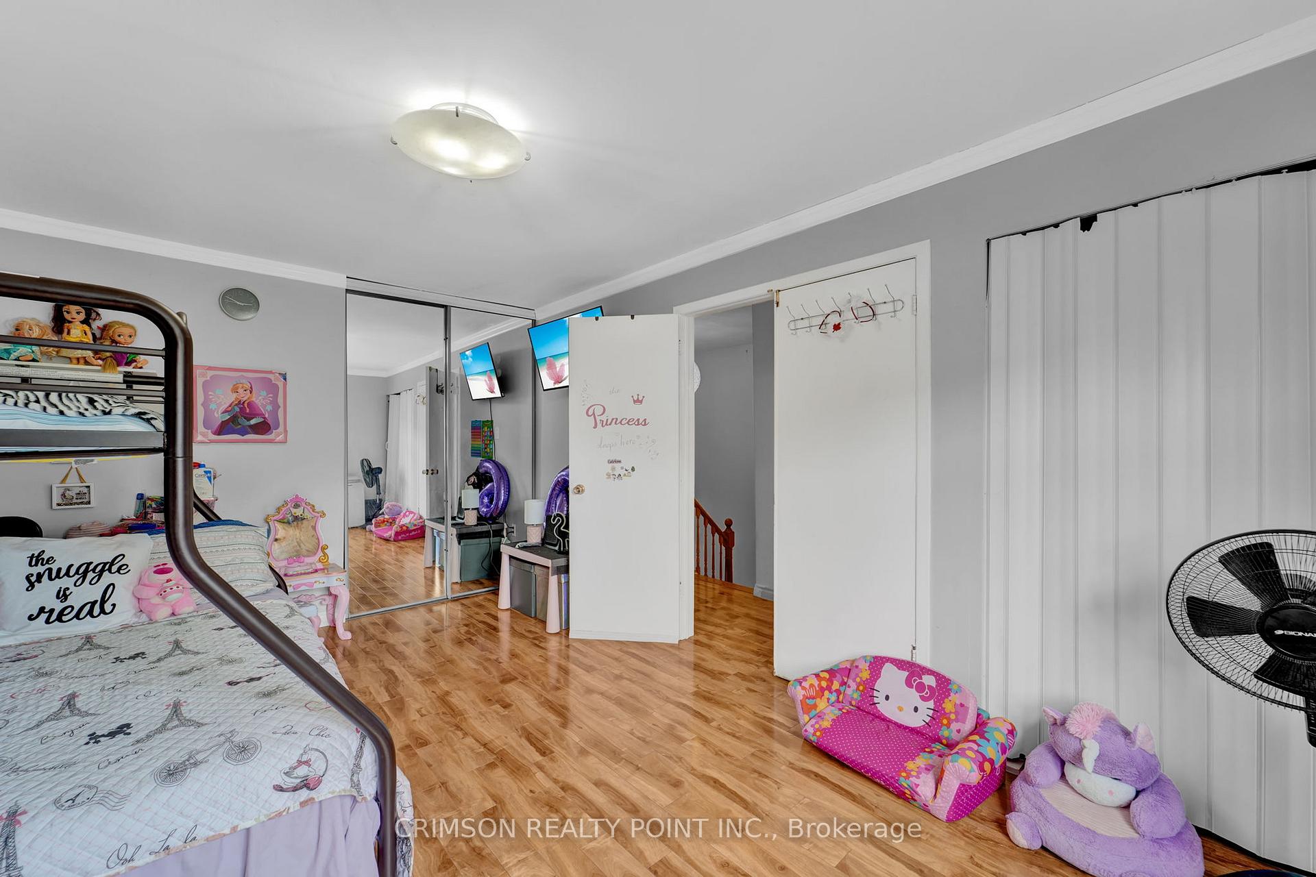 3 Bedrooms Condo at 25 Brimwood, Toronto For sale